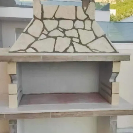 Modern In With Shared Pool Appartement
