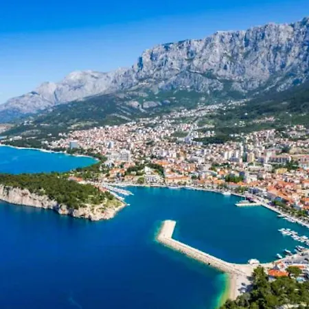 Modern In With Shared Pool Makarska