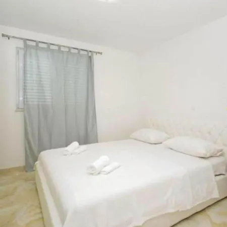 Modern In With Shared Pool Apartamento *